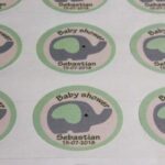 Etiquetas en papel adhesivo troqueladas